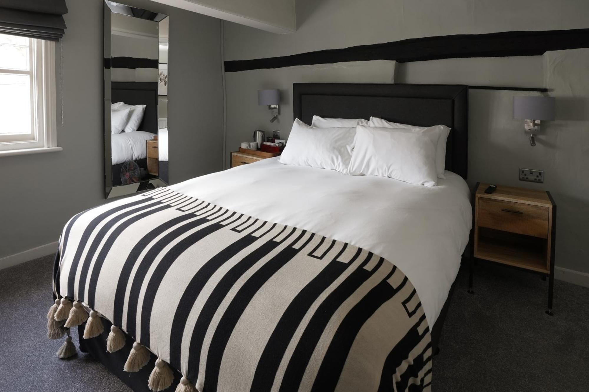 The Windmill Hotel Maidstone Buitenkant foto