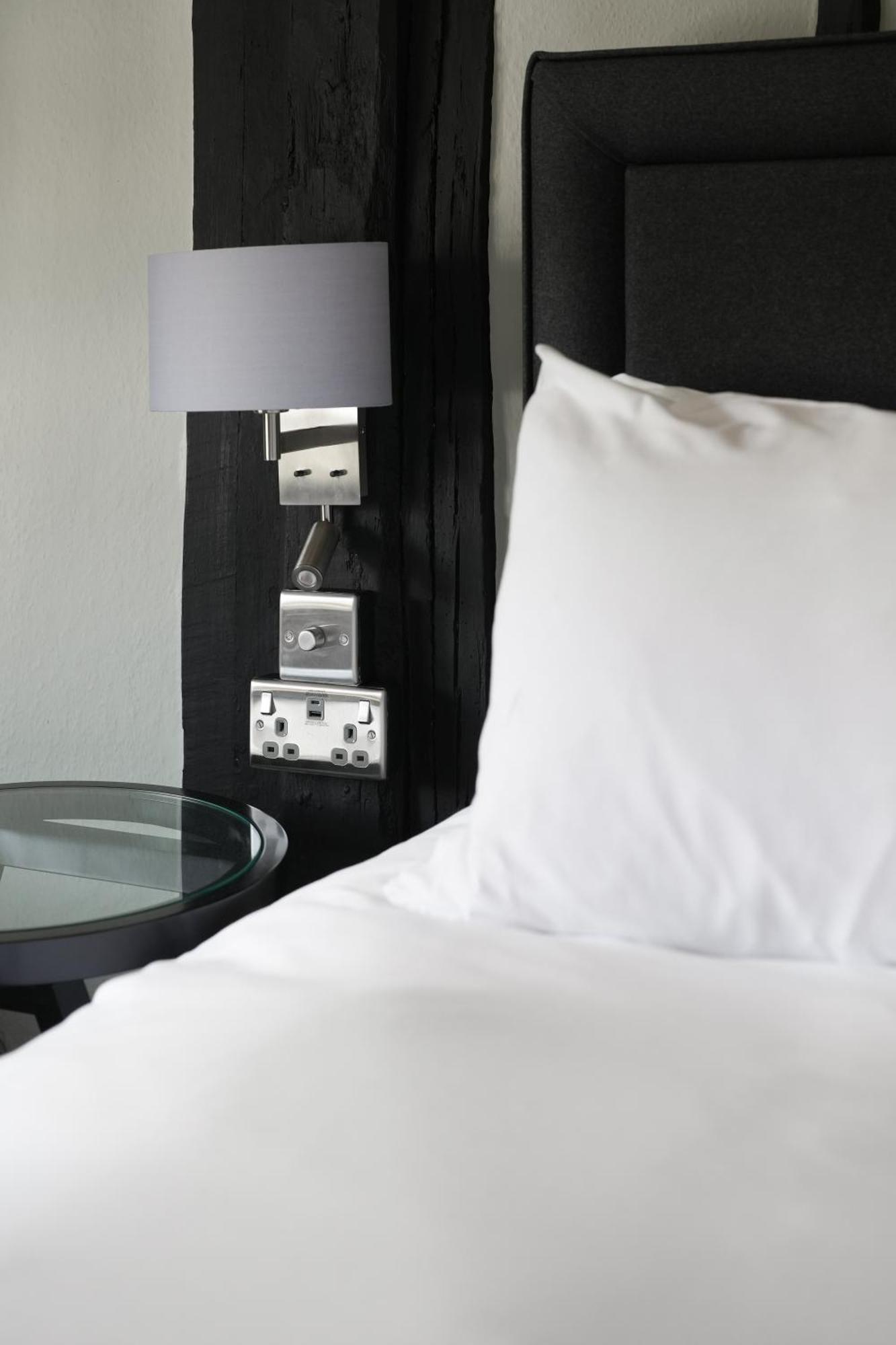 The Windmill Hotel Maidstone Buitenkant foto
