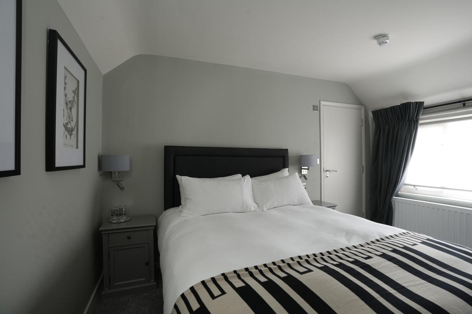 The Windmill Hotel Maidstone Buitenkant foto