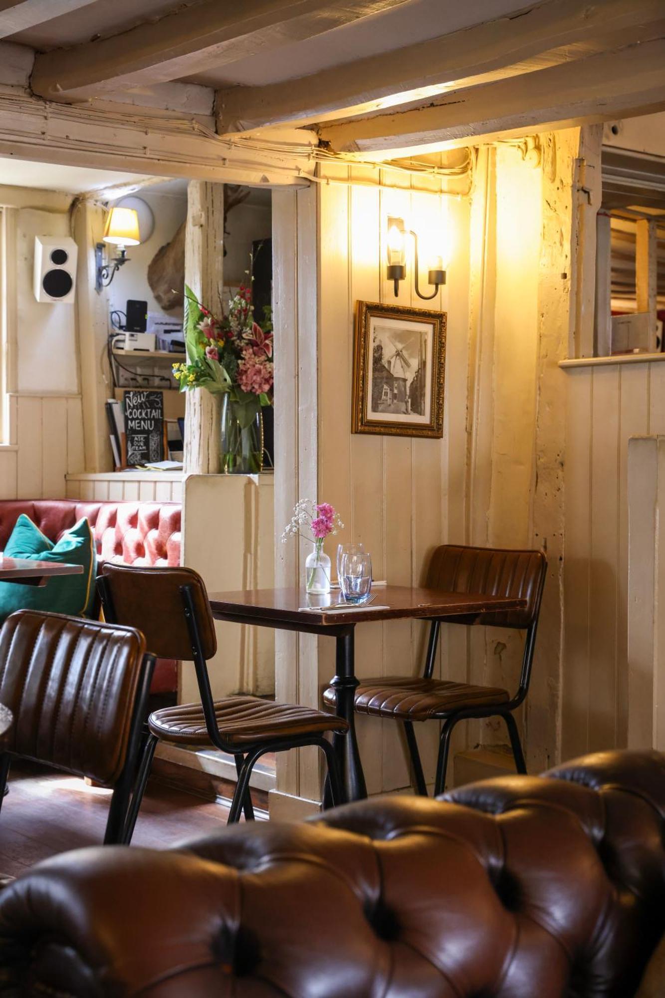The Windmill Hotel Maidstone Buitenkant foto