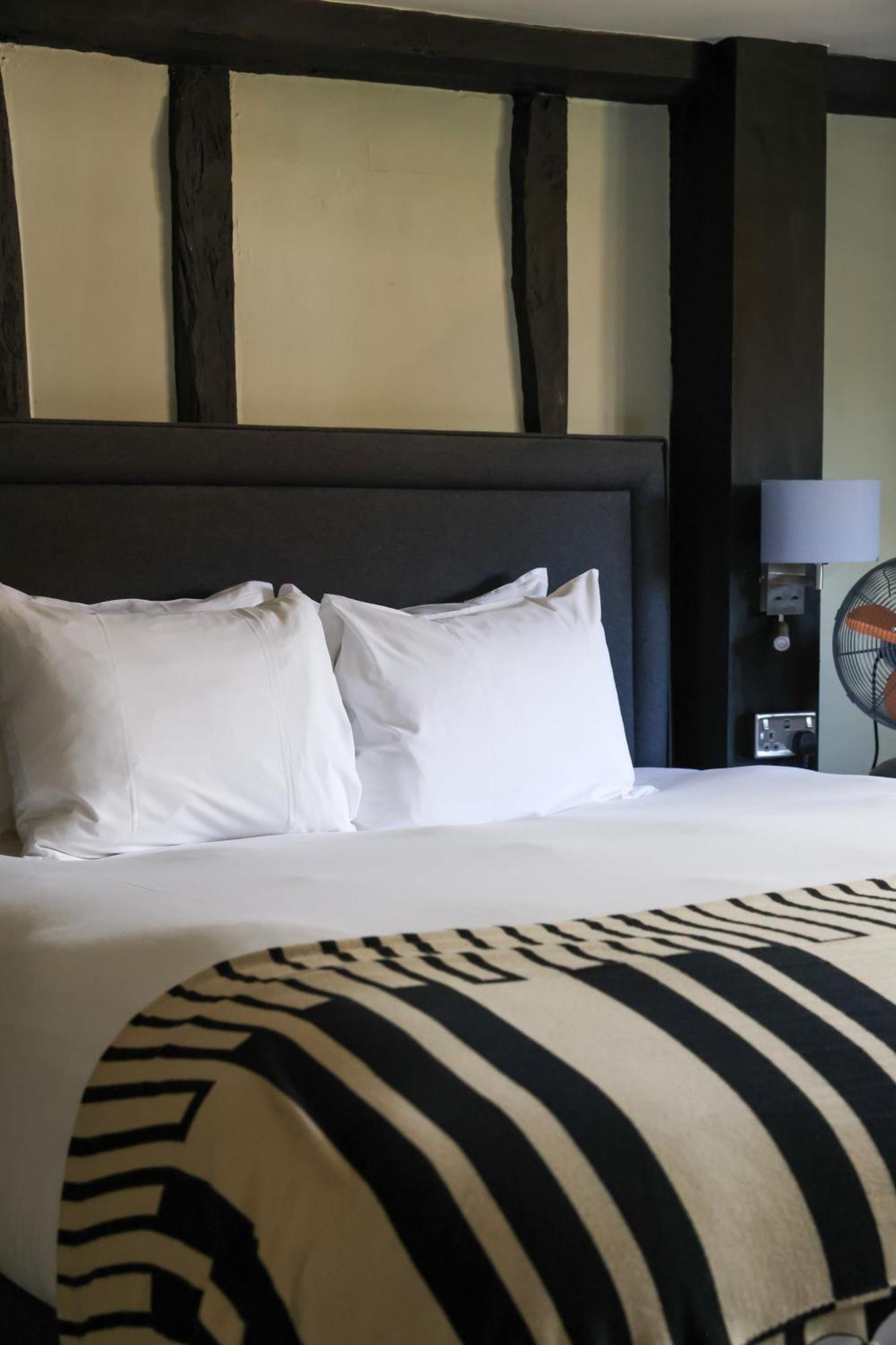 The Windmill Hotel Maidstone Buitenkant foto