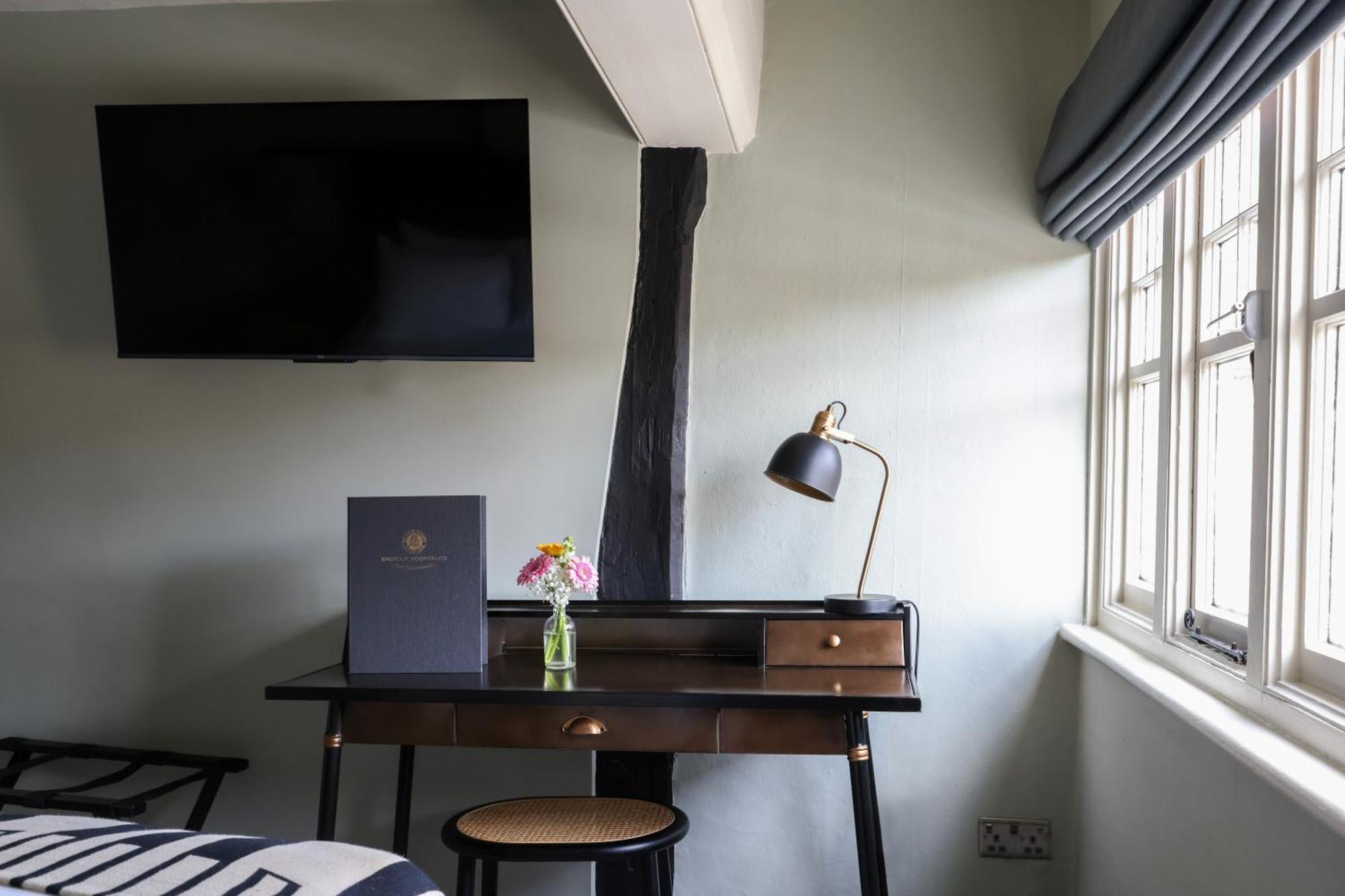 The Windmill Hotel Maidstone Buitenkant foto