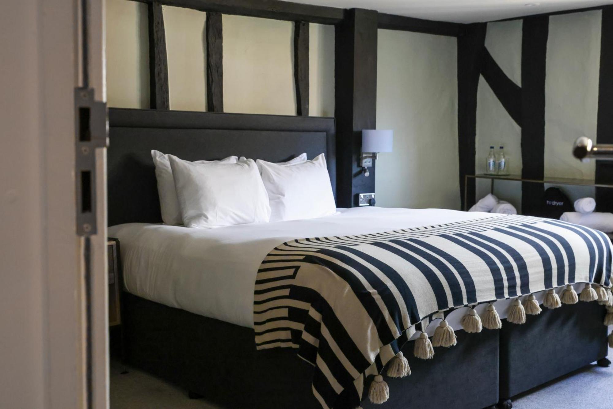 The Windmill Hotel Maidstone Buitenkant foto