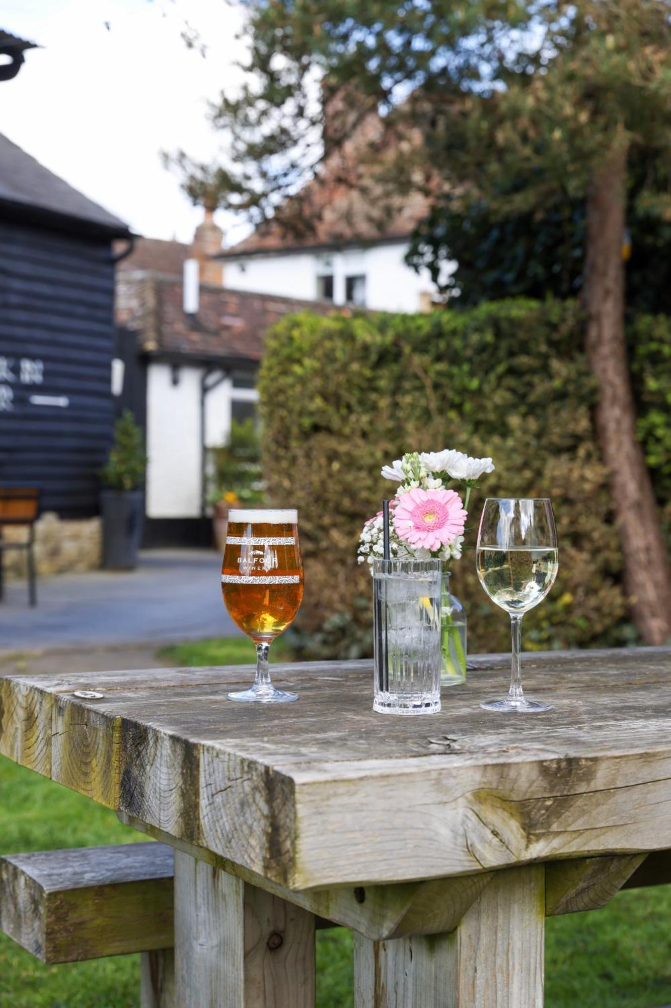 The Windmill Hotel Maidstone Buitenkant foto