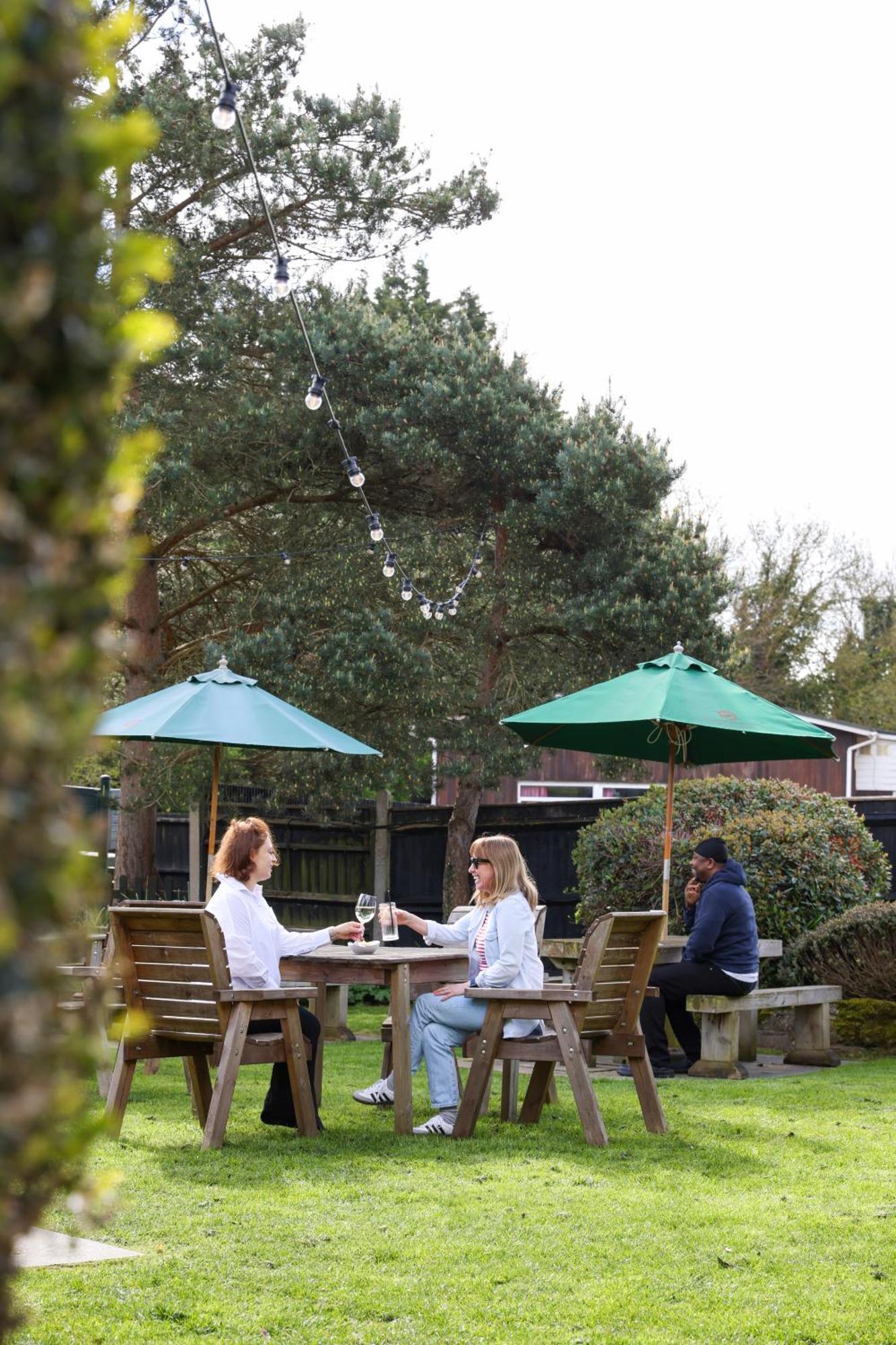 The Windmill Hotel Maidstone Buitenkant foto